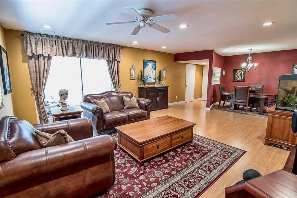 Photo of Livingroom in Toluca Lake