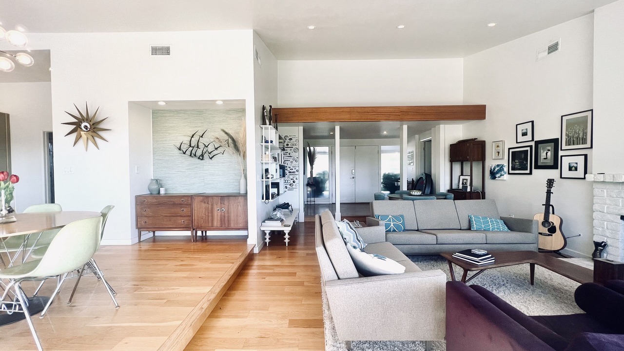 Photo of Livingroom in Calabasas