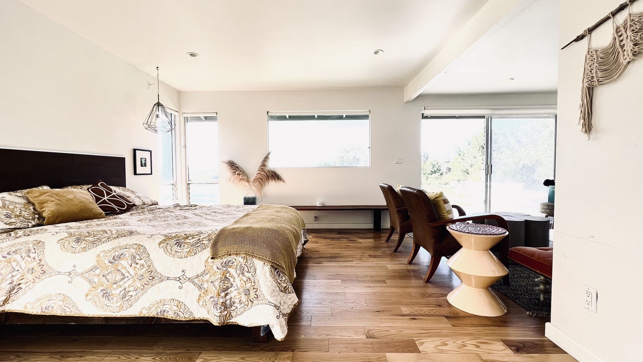Photo of Bedroom in Calabasas