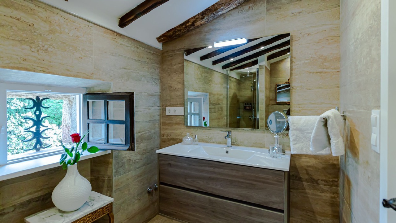 Photo of Bathroom in Darnius