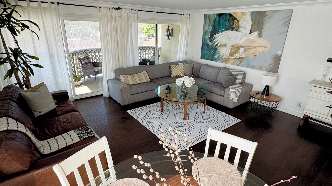 Photo of Livingroom in Laguna Hills