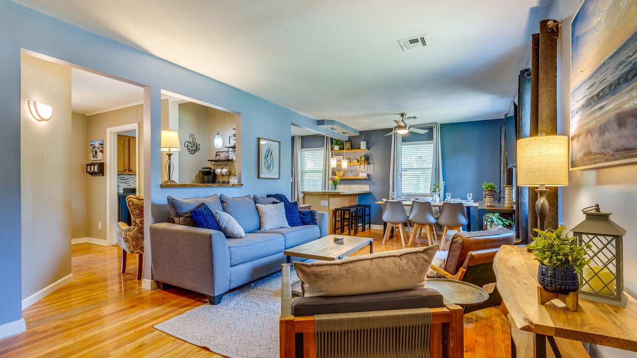 Photo of Livingroom in Southeast Pensacola