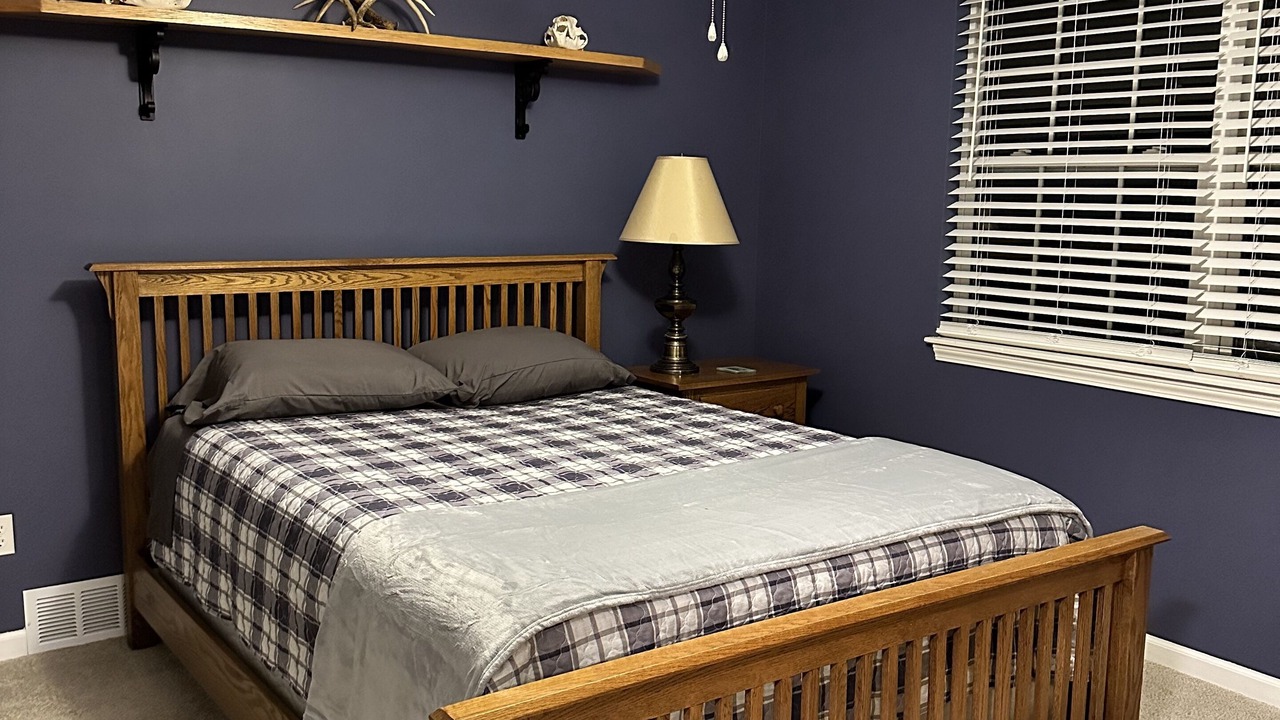 Photo of Bedroom in Lake Erie Beach