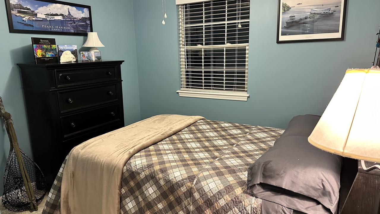 Photo of Bedroom in Lake Erie Beach