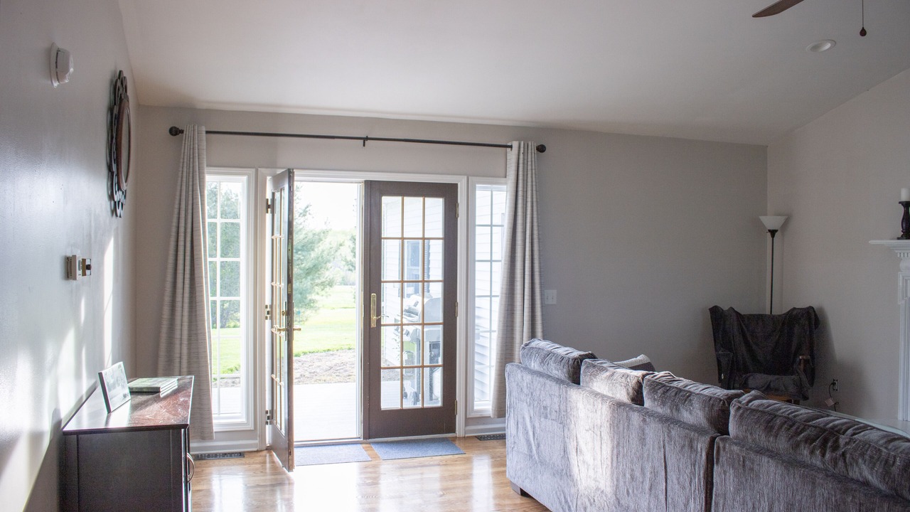 Photo of Livingroom in Oaks Corners