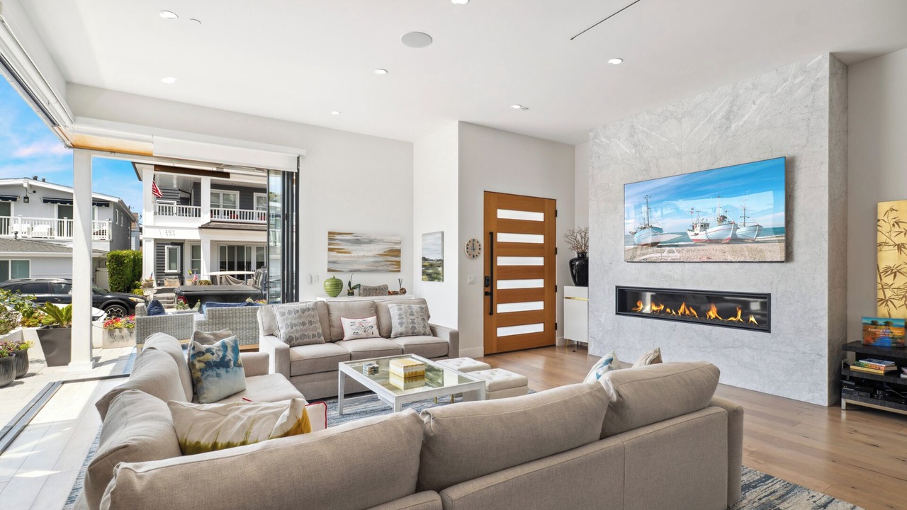 Photo of Livingroom in Balboa Island