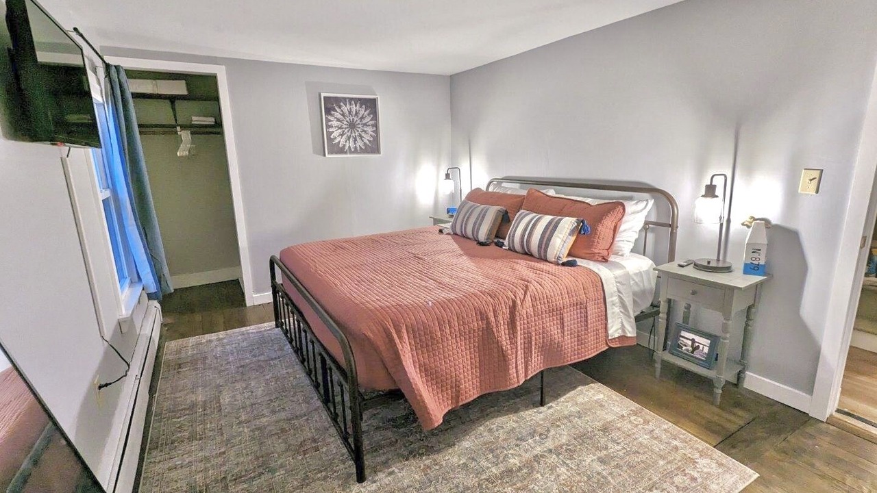 Photo of Bedroom in Seneca Falls