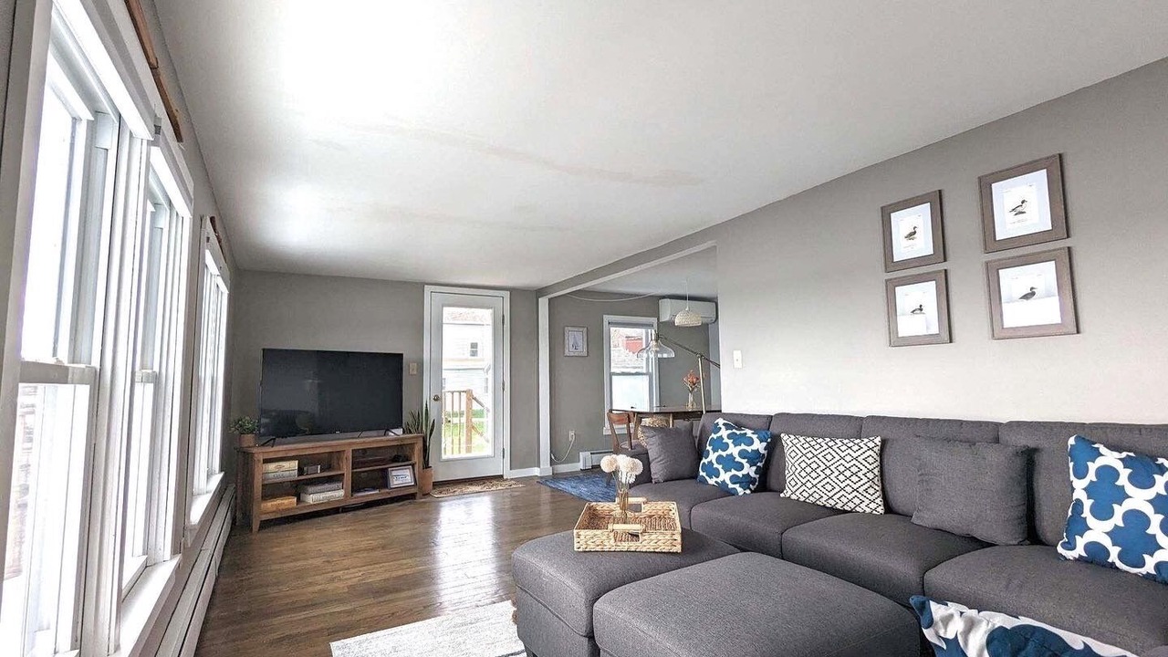 Photo of Livingroom in Seneca Falls