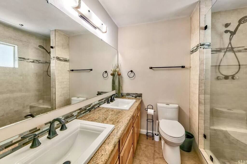 Photo of Bathroom in Al Tahoe