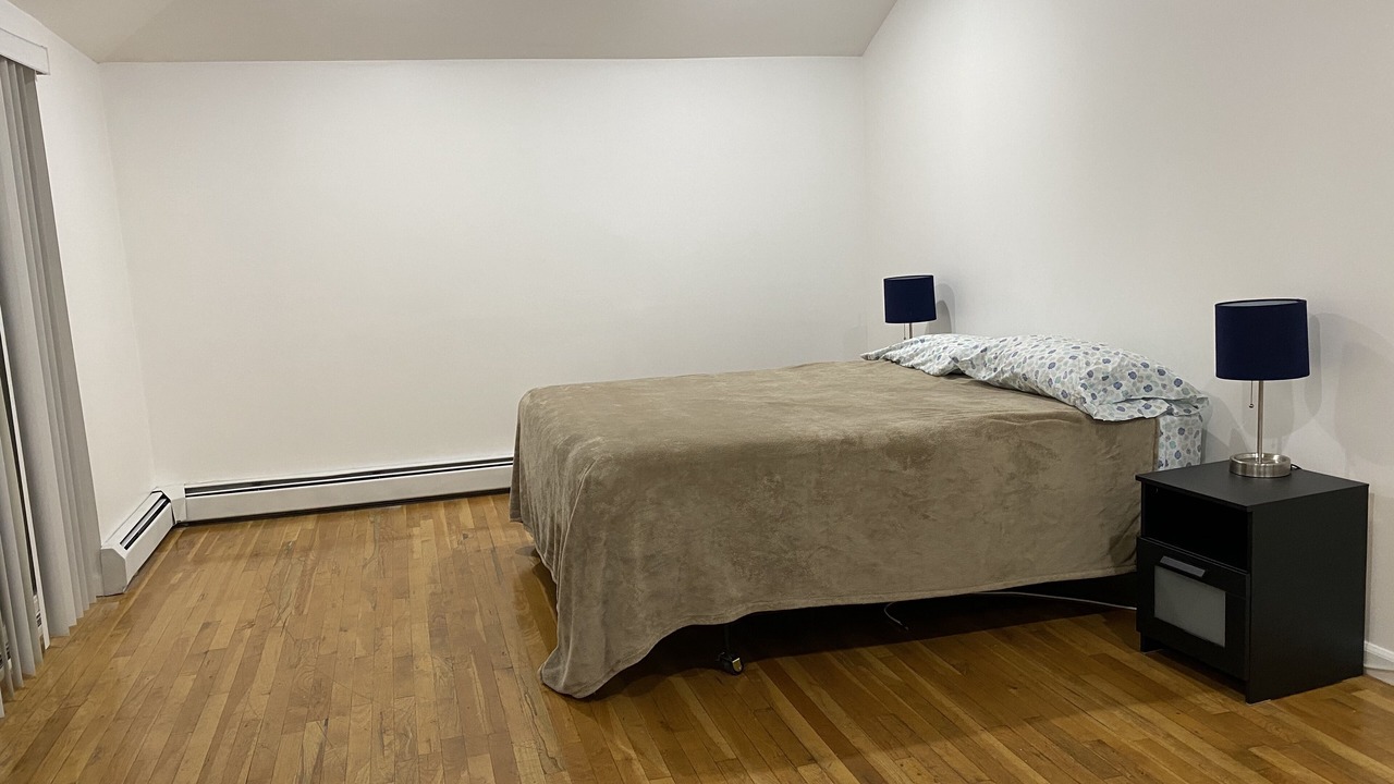 Photo of Bedroom in Throgs Neck