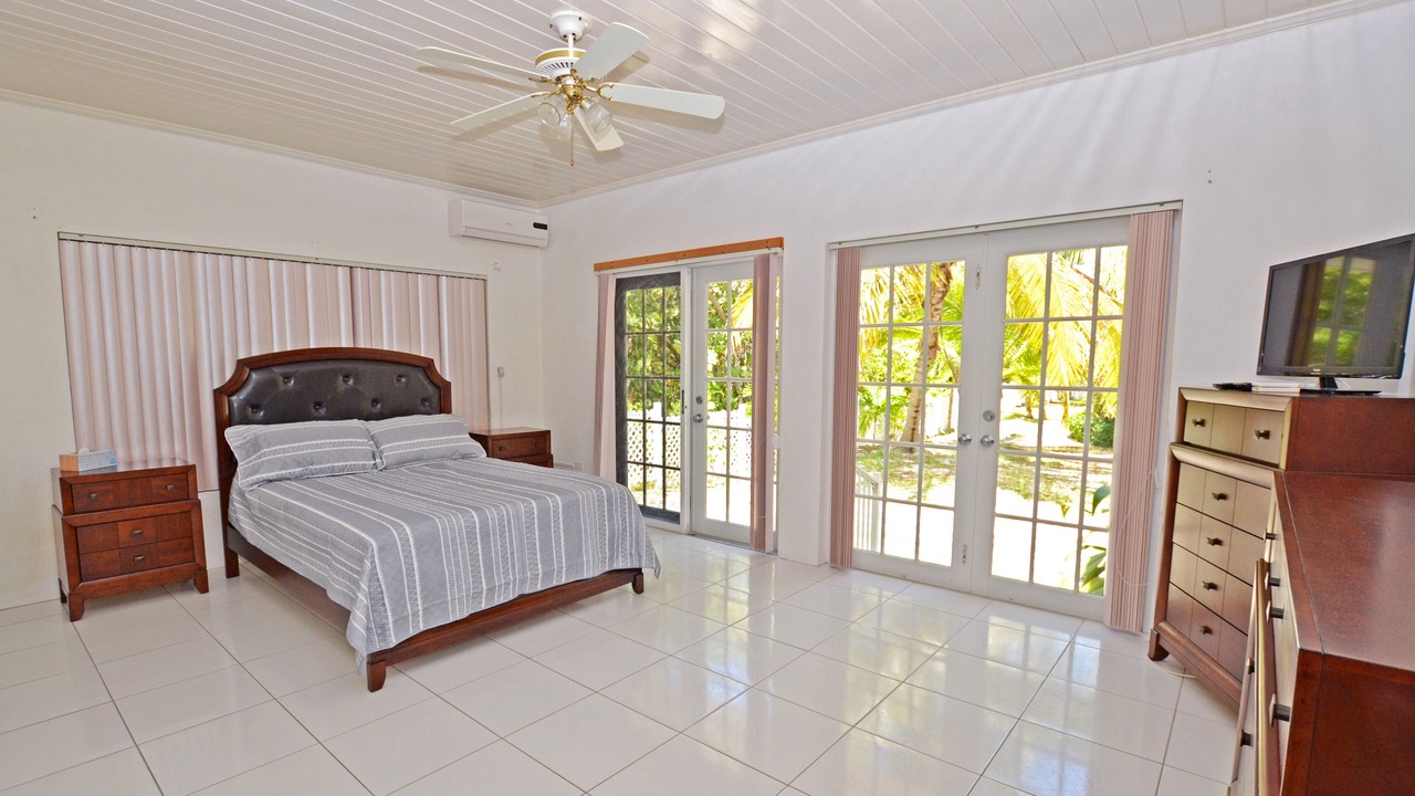 Photo of Bedroom in Spanish Wells