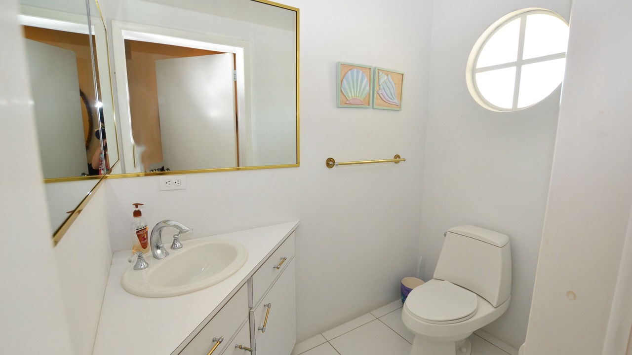 Photo of Bathroom in Spanish Wells