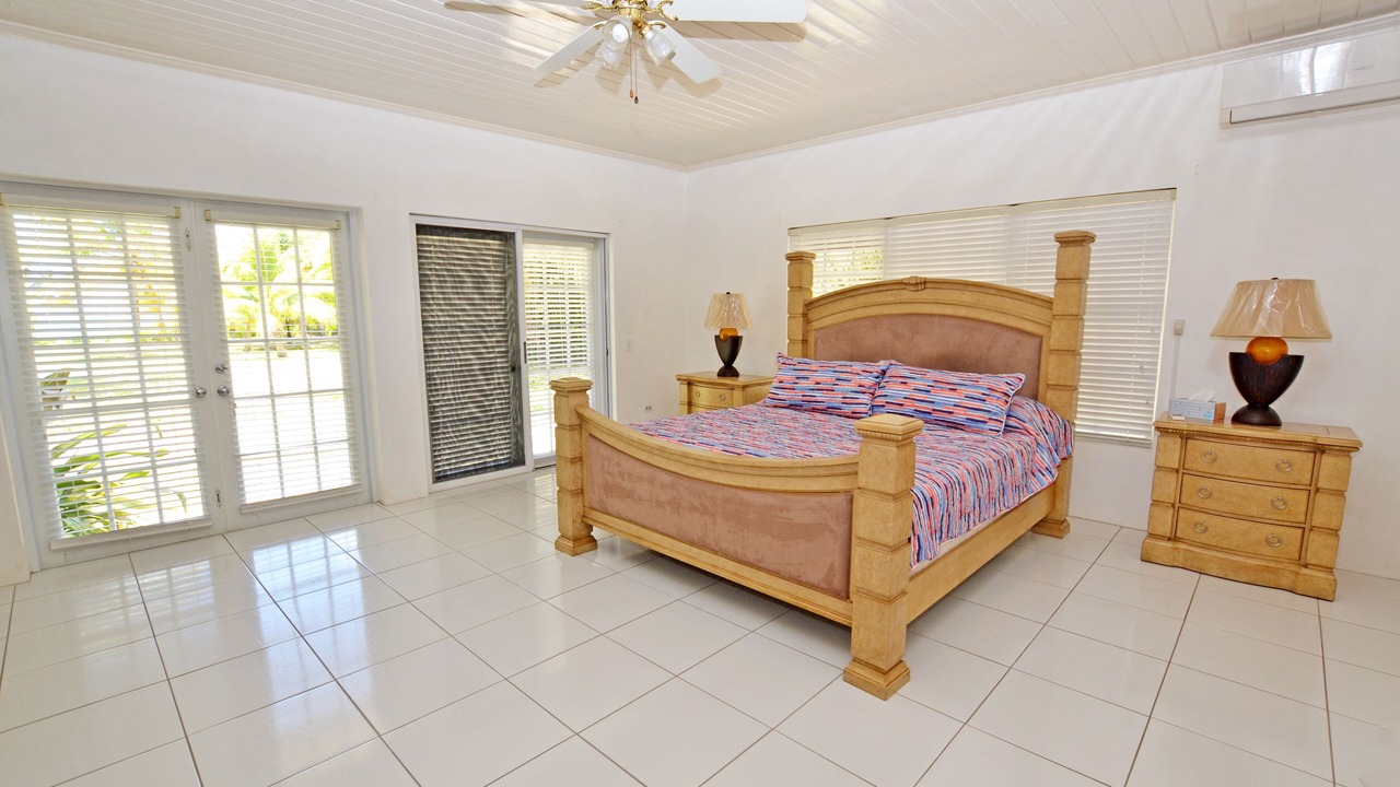 Photo of Bedroom in Spanish Wells