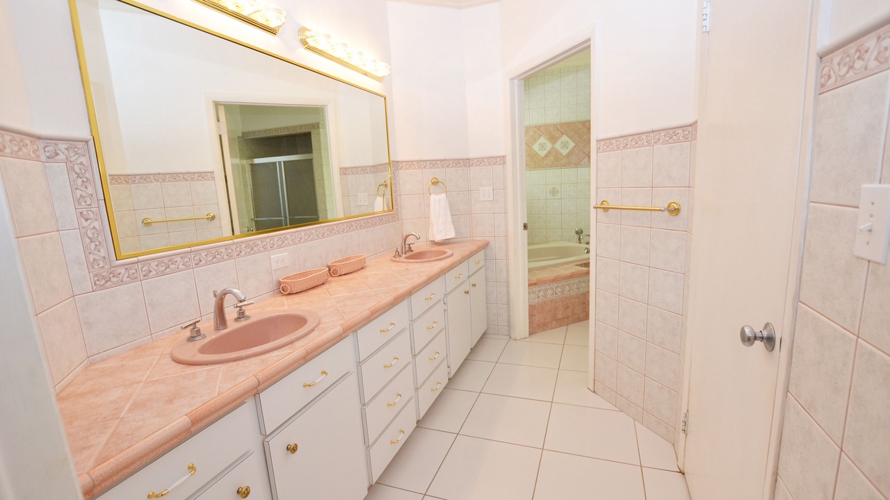 Photo of Bathroom in Spanish Wells