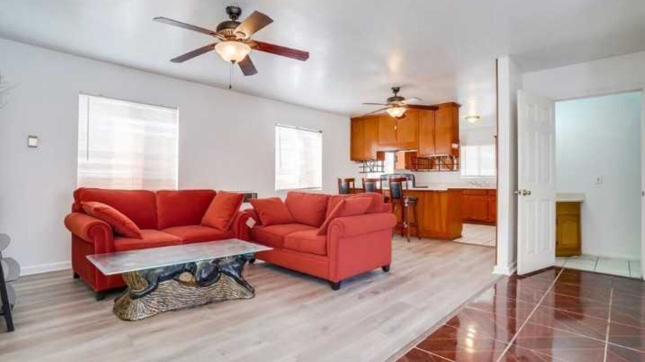Photo of Livingroom in Harbor Gateway North
