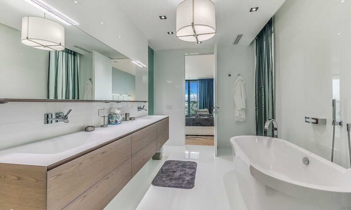 Photo of Bathroom in North Bay Village