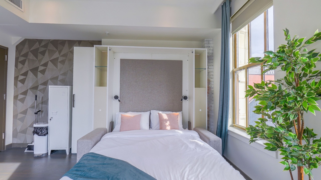 Photo of Bedroom in Downtown Newark