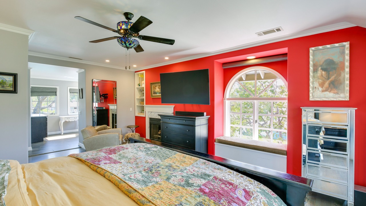 Photo of Bedroom in Orange