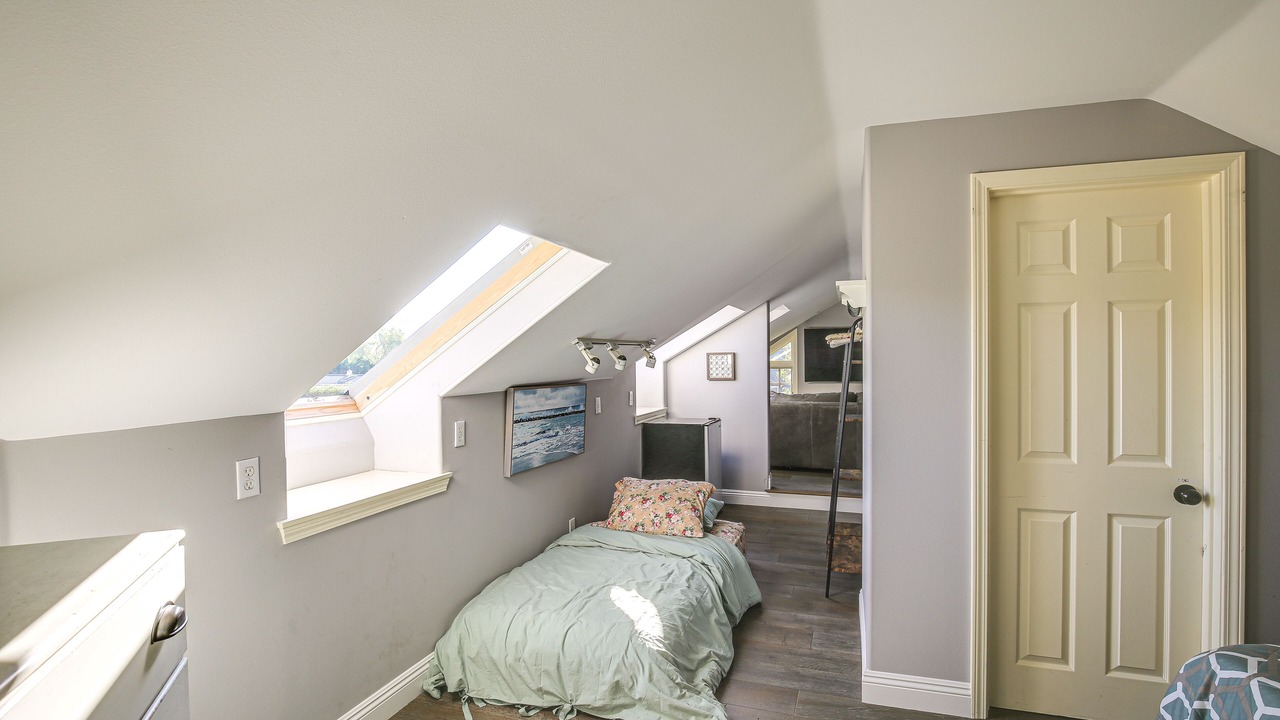 Photo of Bedroom in Orange