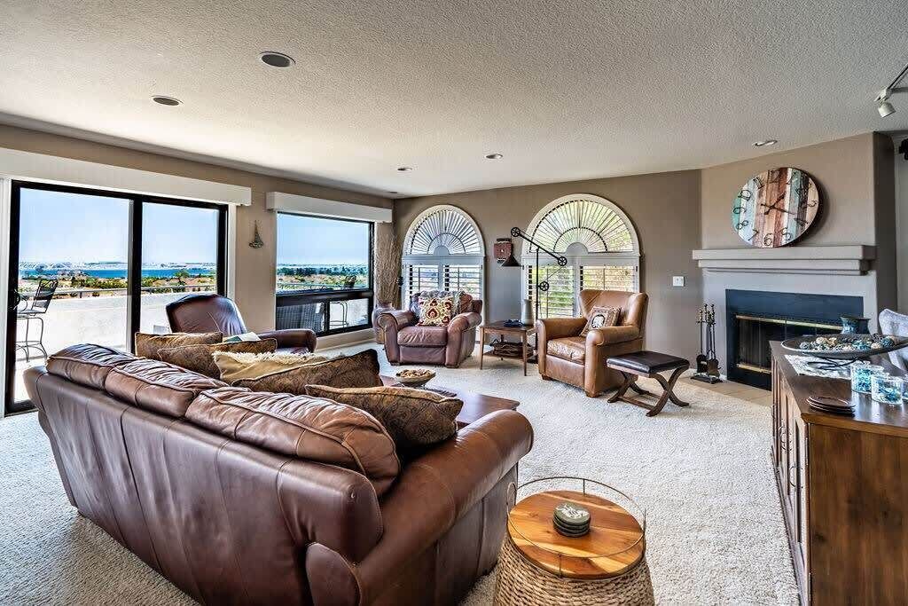 Photo of Livingroom in Roseville - Fleet Ridge