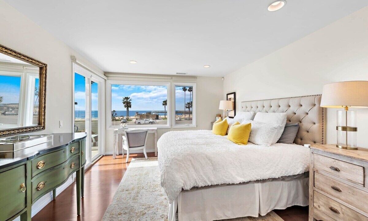 Photo of Bedroom in Corona del Mar