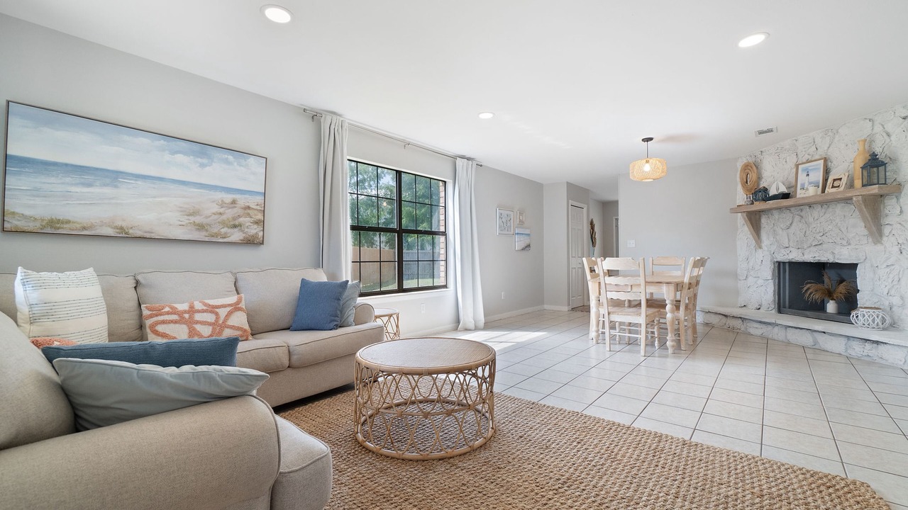 Photo of Livingroom in Gulf Breeze
