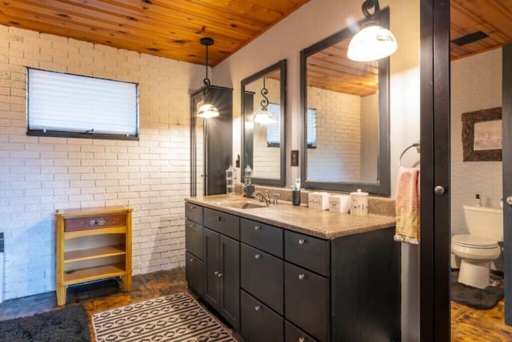 Photo of Bathroom in Black Creek