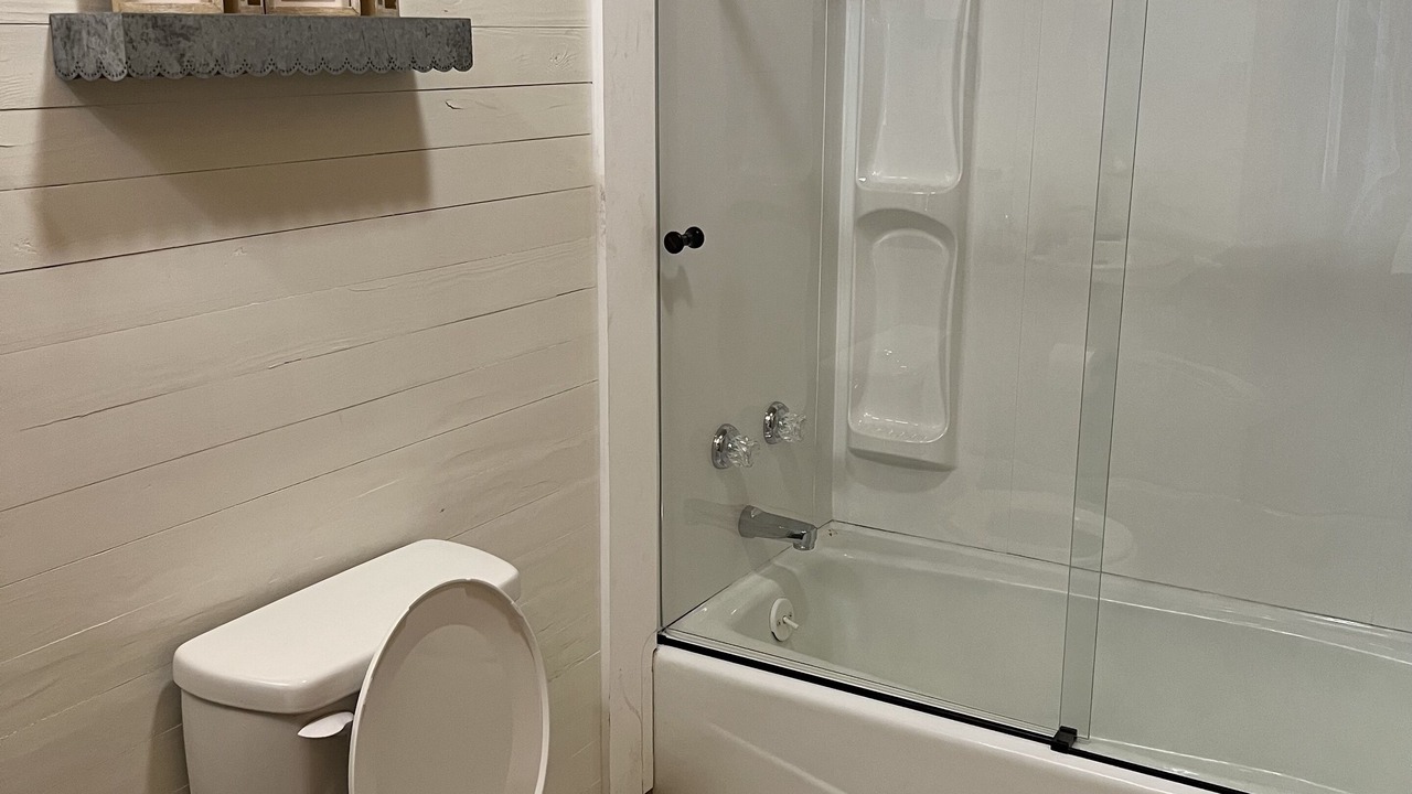 Photo of Bathroom in Moss