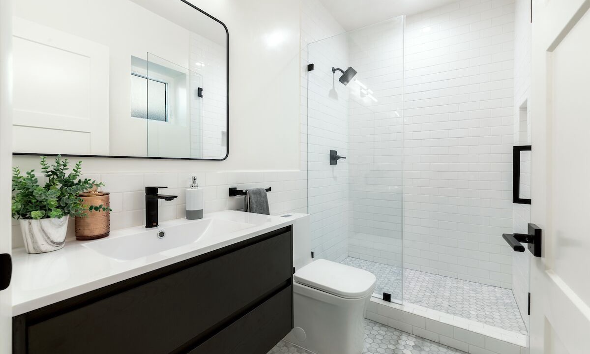 Photo of Bathroom in Miracle Mile