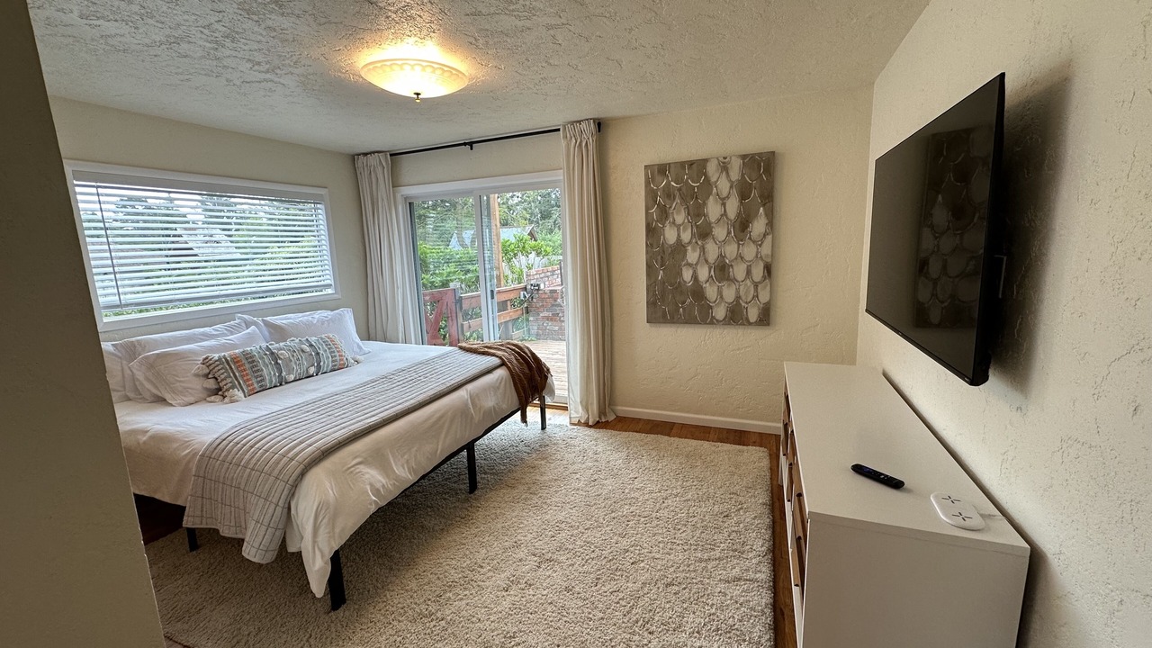 Photo of Bedroom in Crescent City