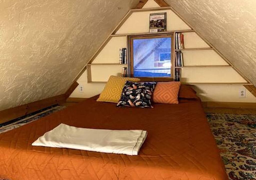 Photo of Bedroom in Court House