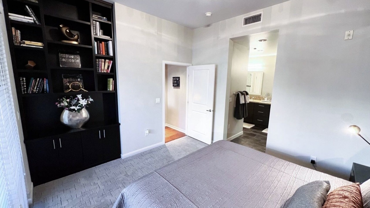 Photo of Bedroom in Airport Area