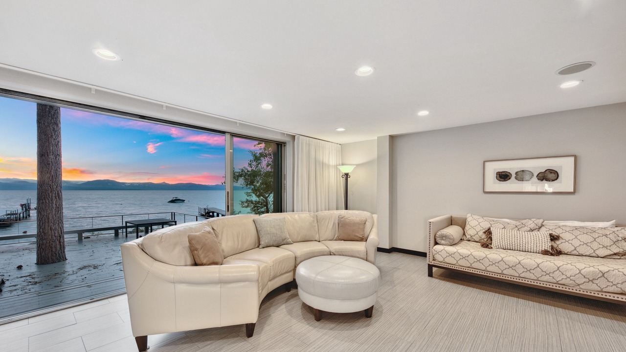 Photo of Livingroom in Skyland