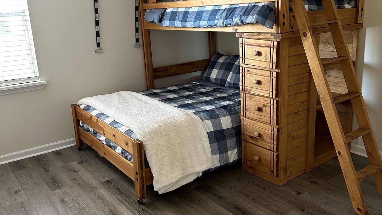 Photo of Bedroom in Talladega