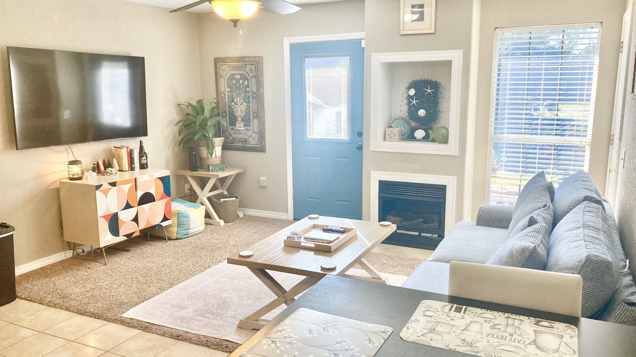Photo of Livingroom in Southeast Pensacola