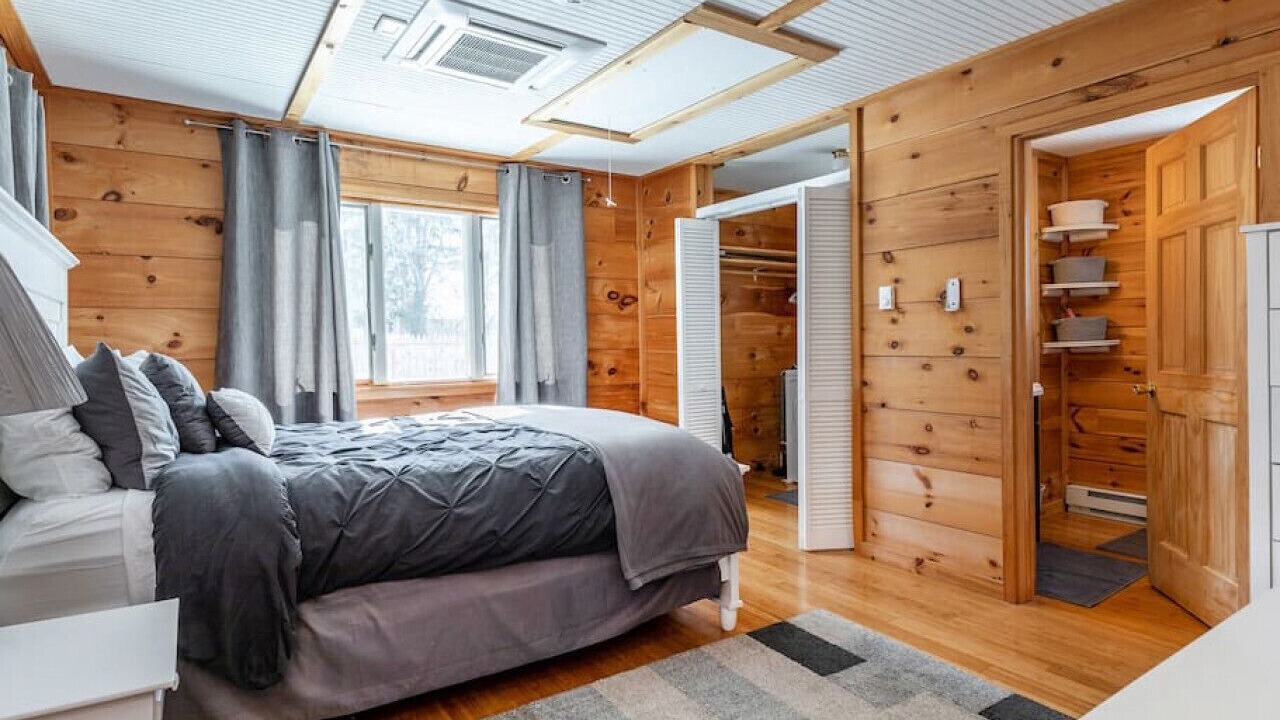 Photo of Bedroom in Lakeside