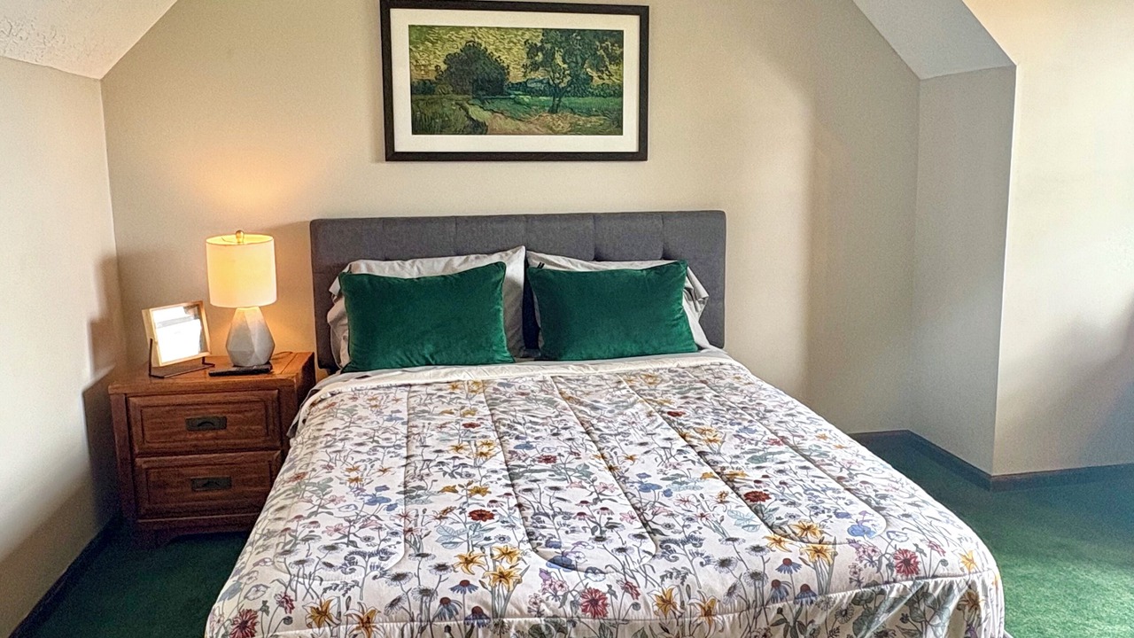Photo of Bedroom in Burnsville