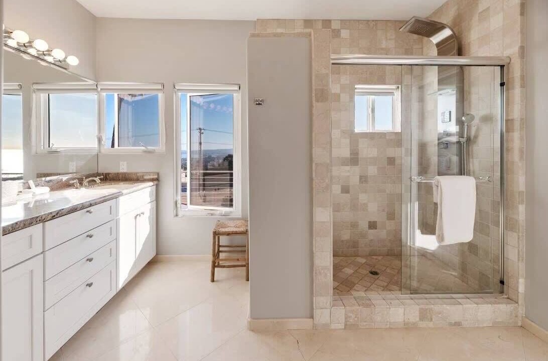 Photo of Bathroom in La Jolla Mesa