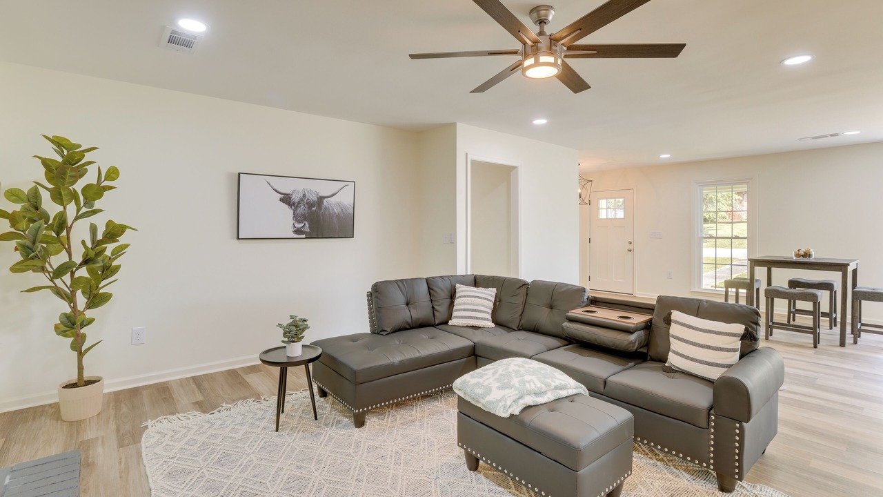 Photo of Bedroom in Northport