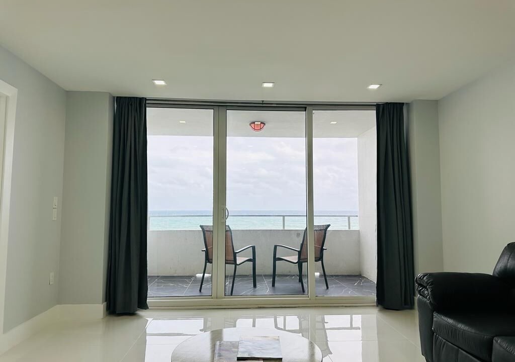Photo of Patio Balcony in Barrier Island