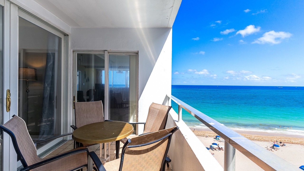 Photo of Patio Balcony in Barrier Island