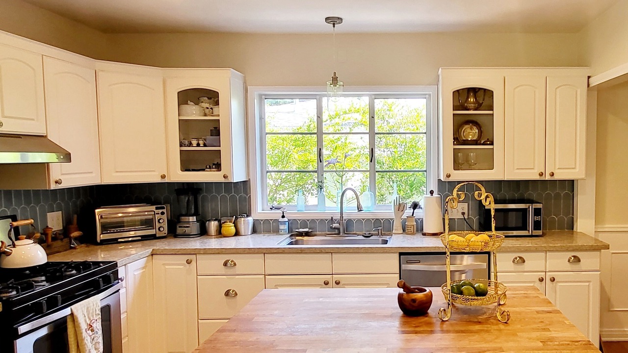 Photo of Kitchen in Woodland Hills