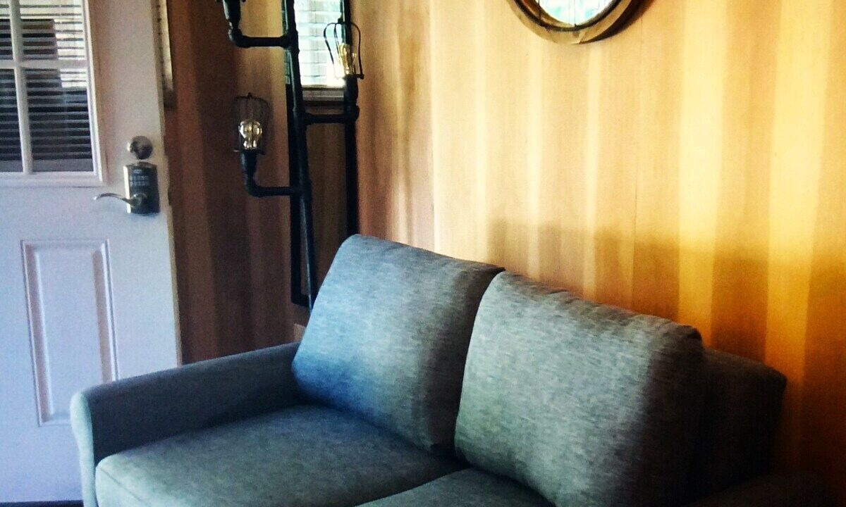 Photo of Livingroom in Cave Junction