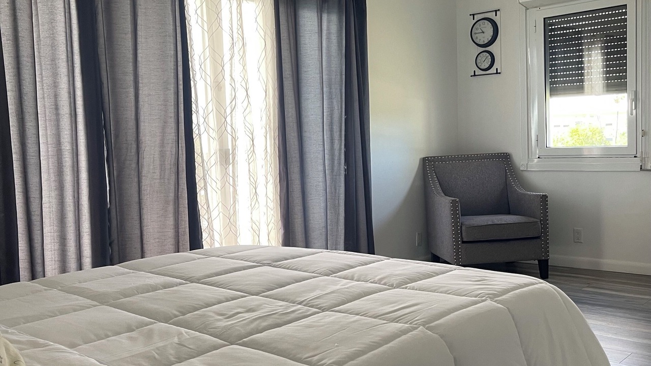 Photo of Bedroom in Bahamas Terrace