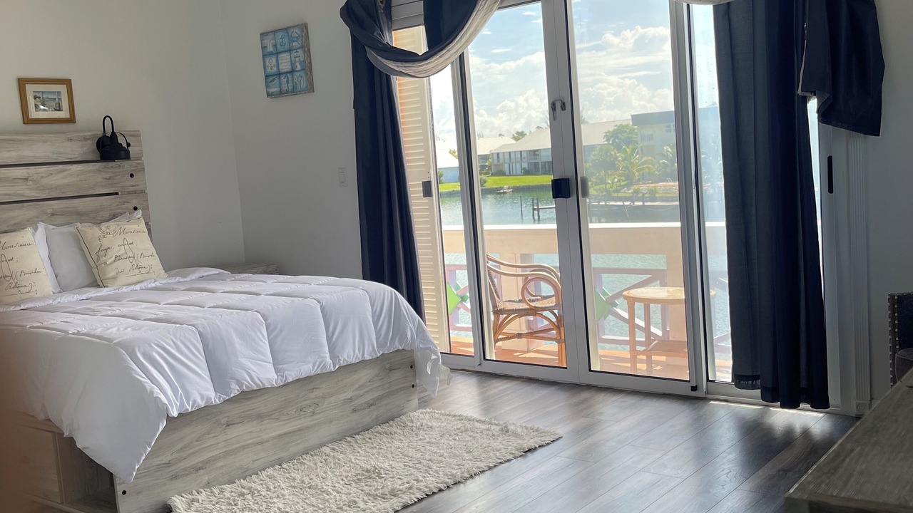 Photo of Bedroom in Bahamas Terrace