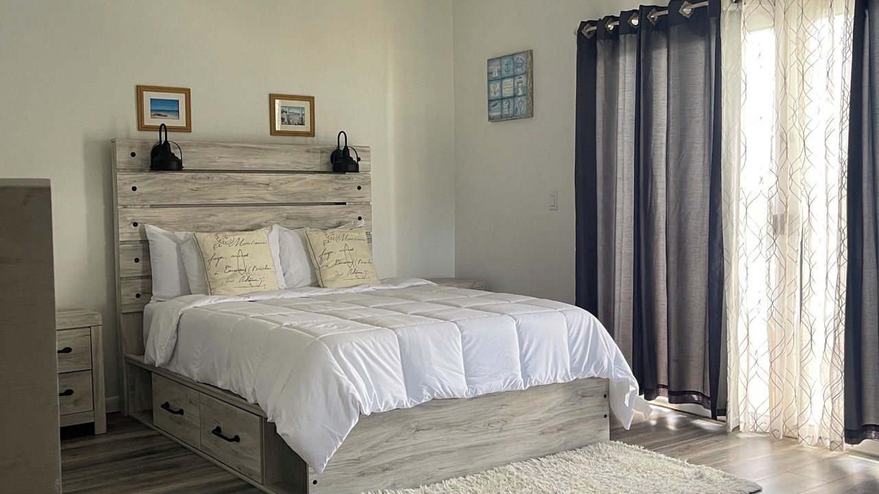 Photo of Bedroom in Bahamas Terrace