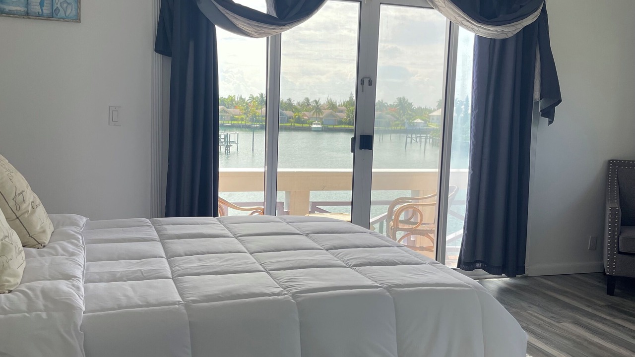 Photo of Bedroom in Bahamas Terrace