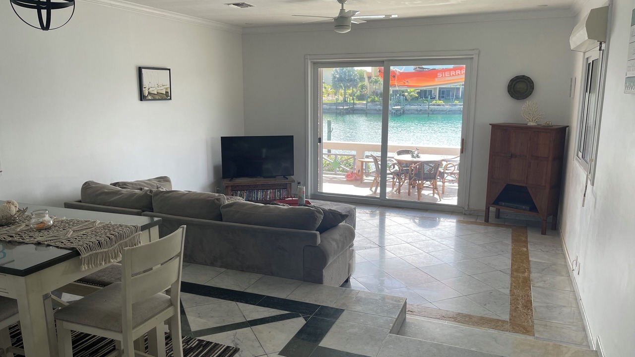 Photo of Livingroom in Bahamas Terrace