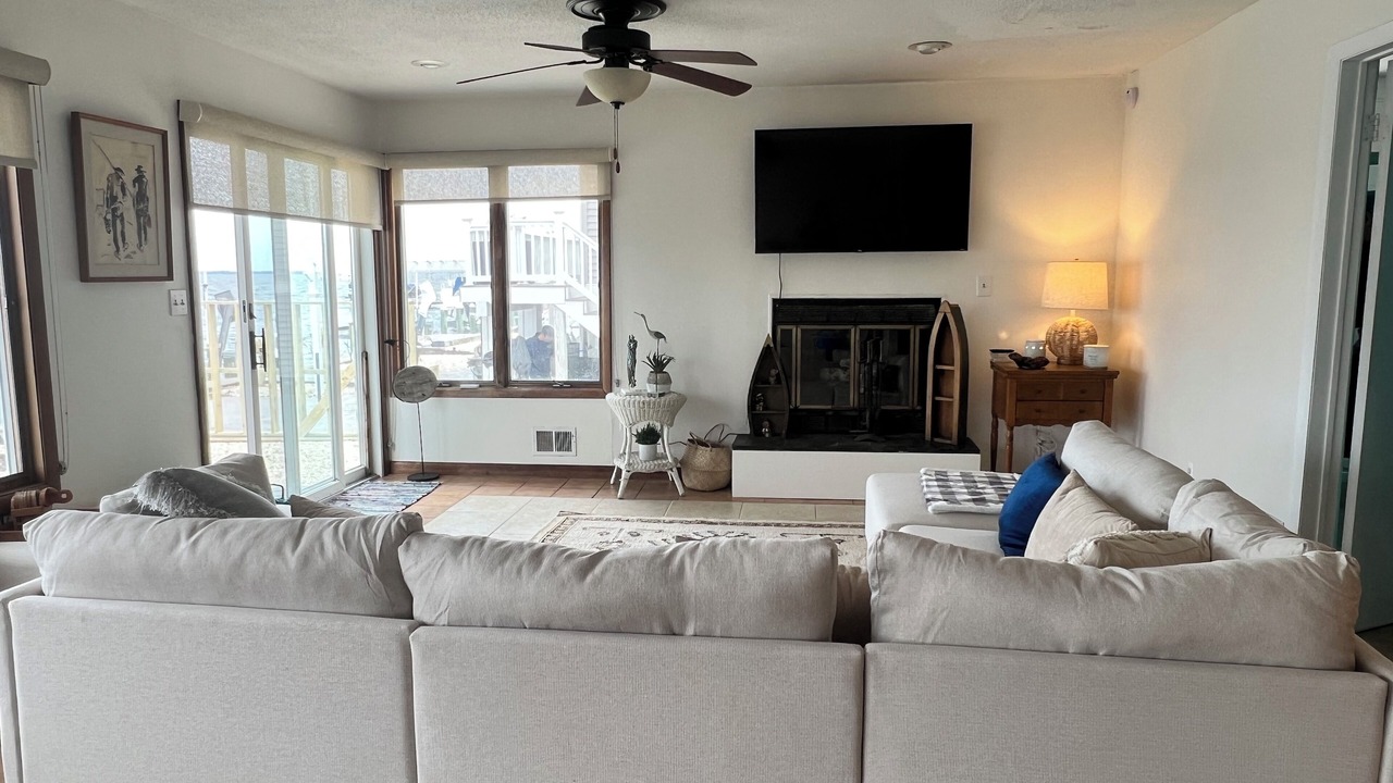 Photo of Livingroom in Bayville