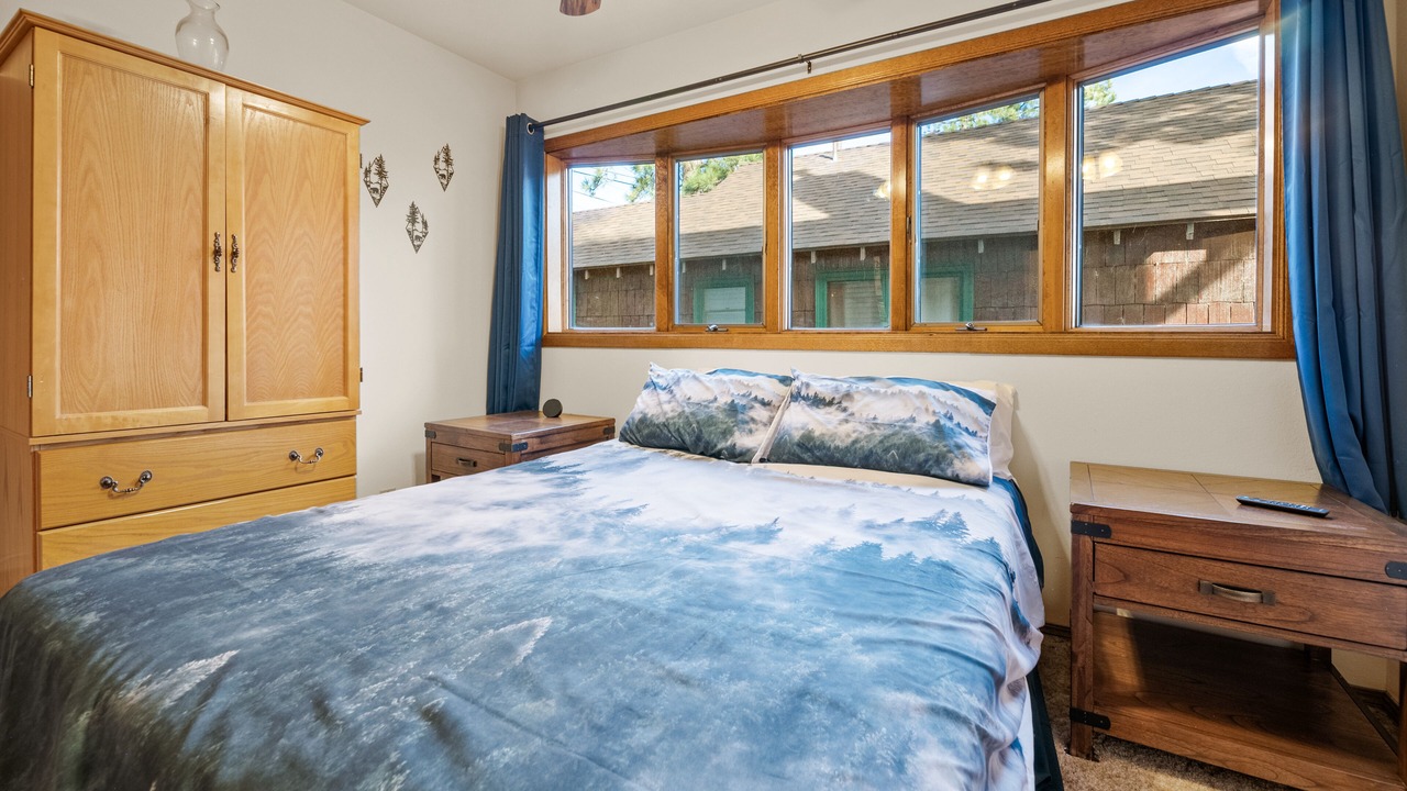 Photo of Bedroom in Fawnskin